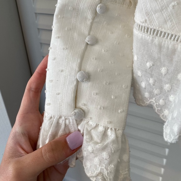 Elliatt White Lace Blouse - Picture 5 of 5